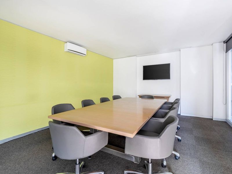 Flexible coworking memberships in Regus East Rand Stoneridge - Photo 4