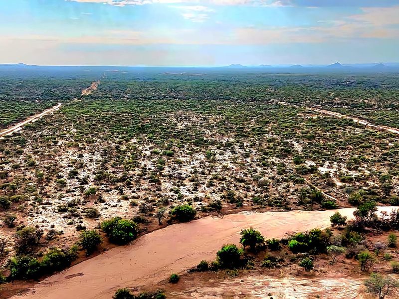 Vacant Plot for sale only 13km's North of Okahandja with strong water! - Photo 2