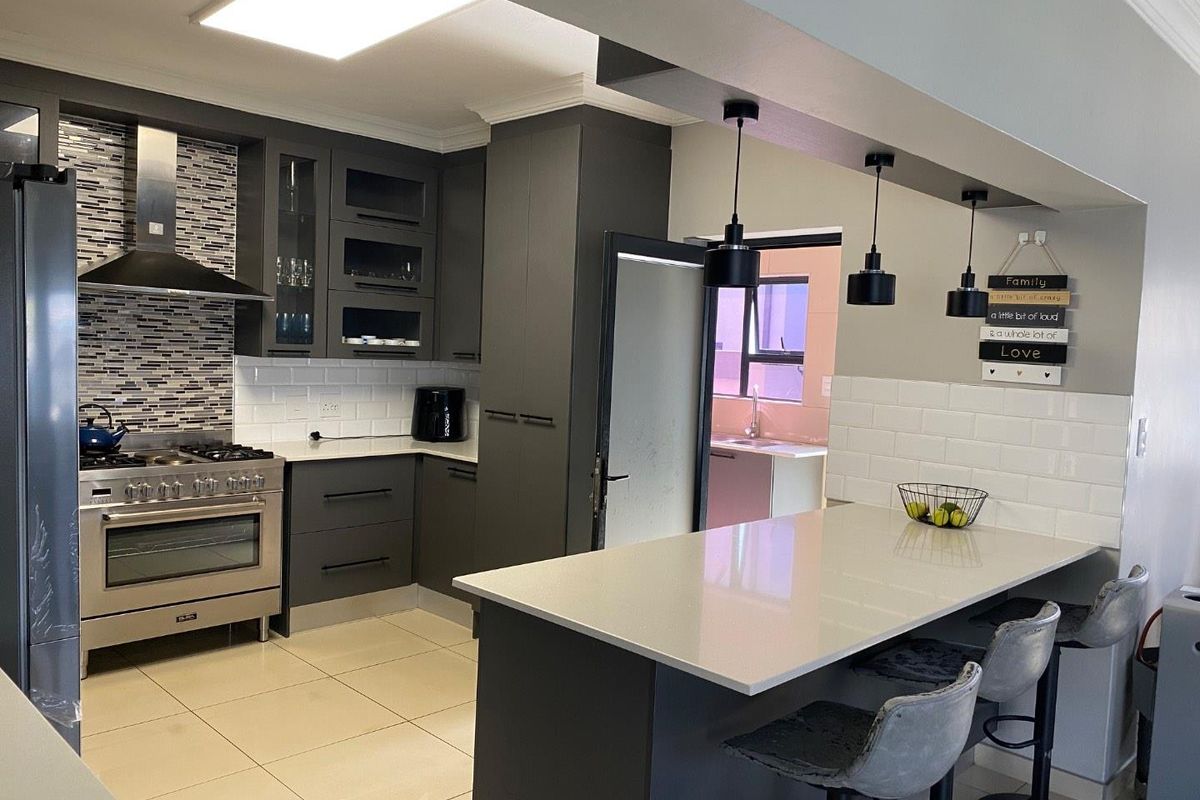 Unparalleled Living Experience - Photo 5