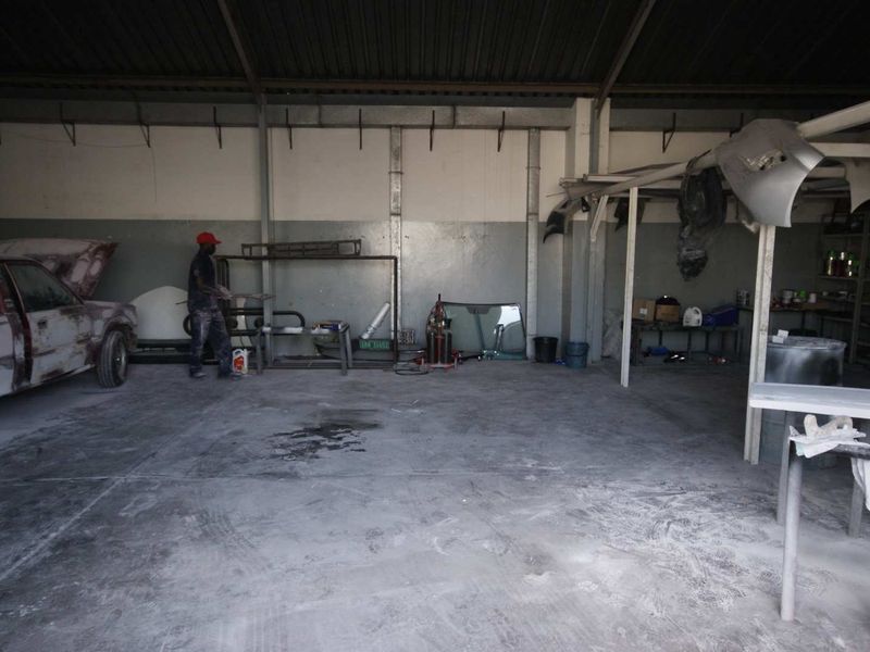 Small Warehouse in Secure Complex - Photo 3