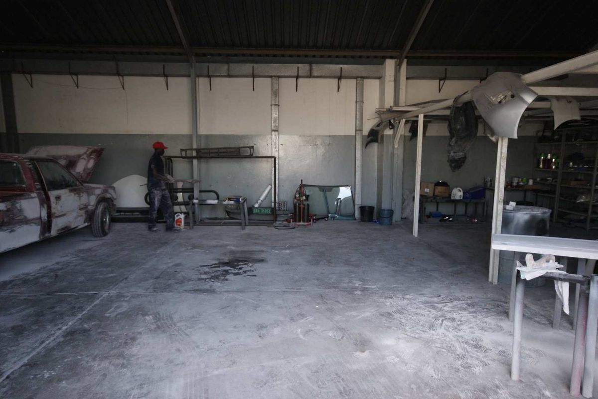 Small Warehouse in Secure Complex - Photo 3