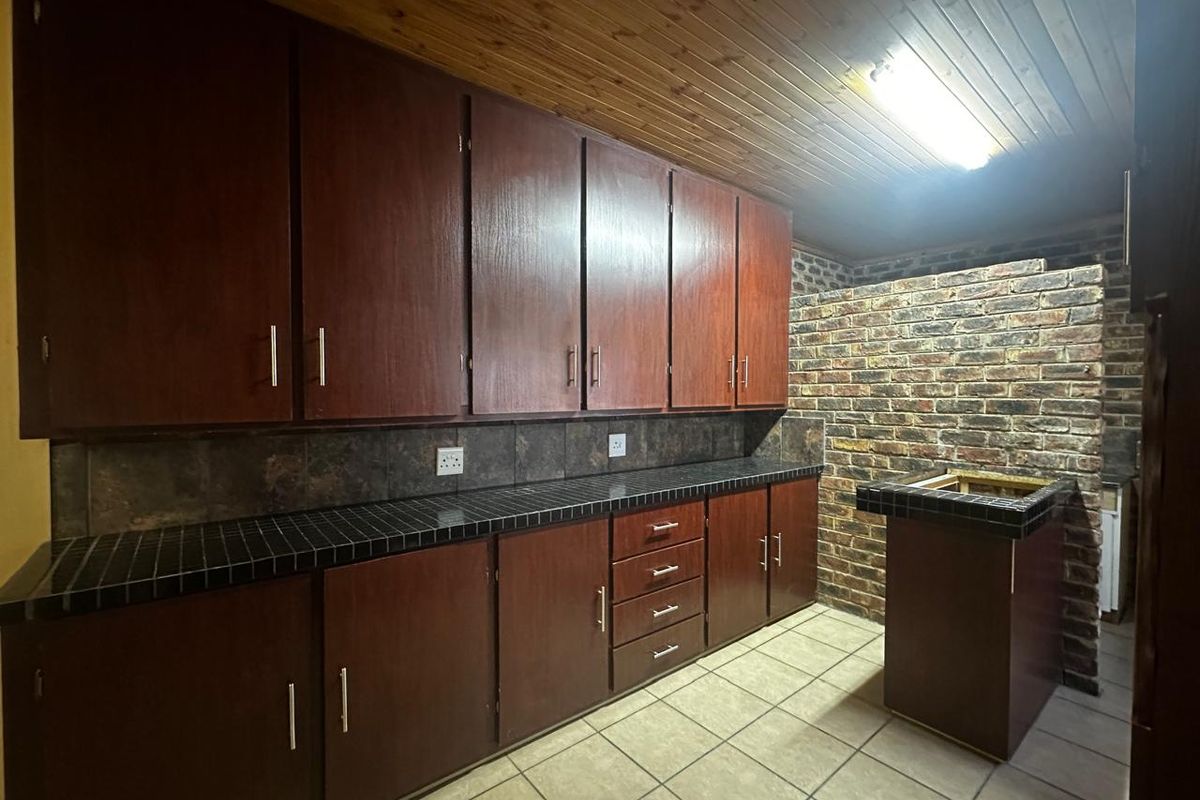 Home in Dealesville – A Must-See! - Photo 4