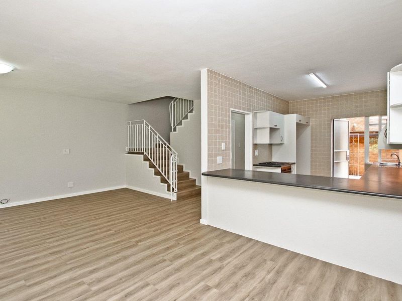 Garden Duplex Centrally Located! - Photo 6