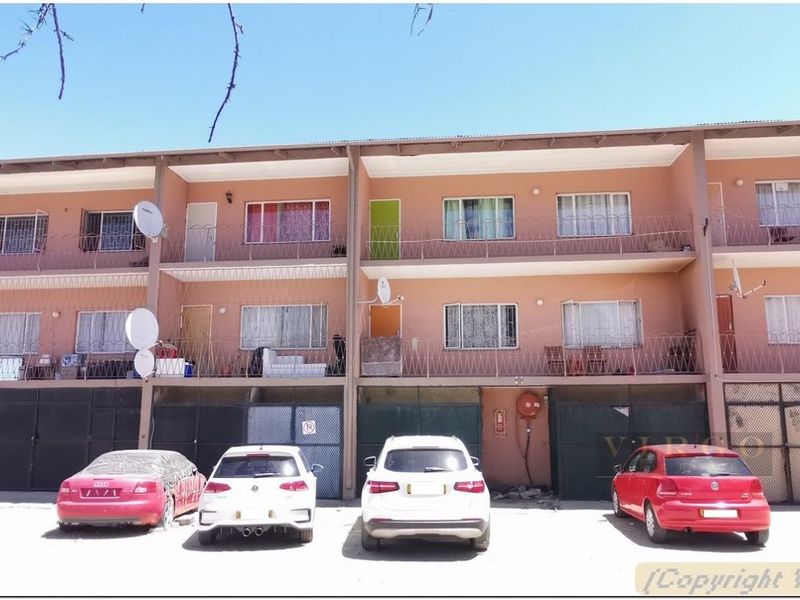 Urgent Sale - 2 Bedroom Apartment for Sale - Photo 1