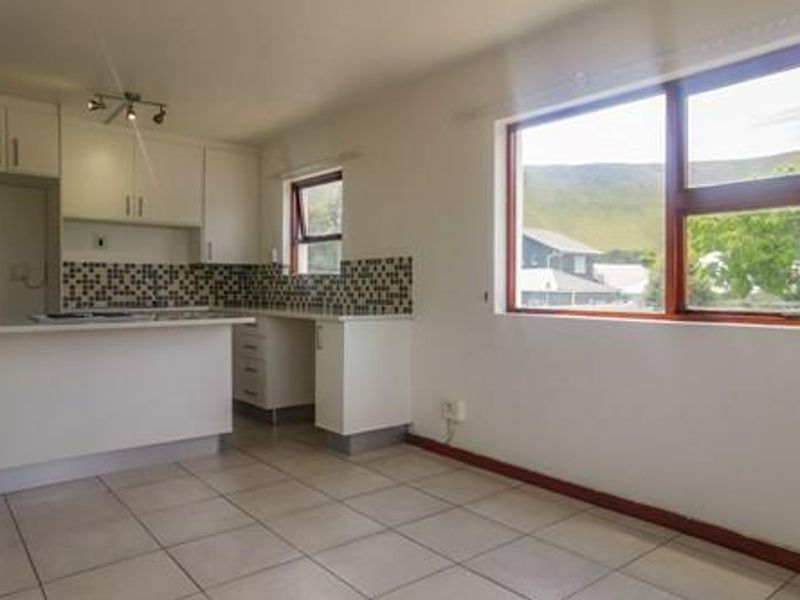 Sunny One Bedroom Apartment - Northcliff Hermanus - Photo 5