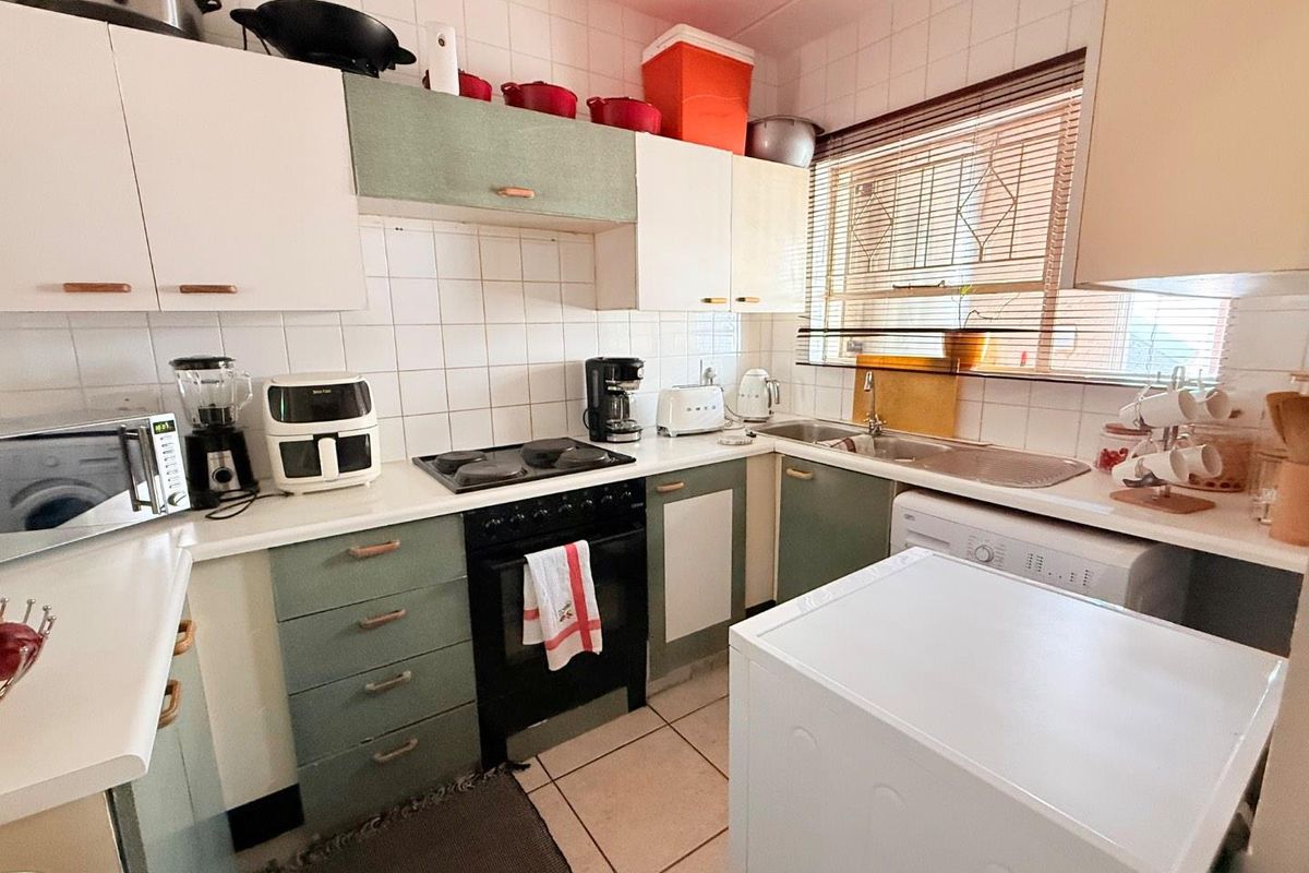 Best Investment Property for Young Professionals! - Photo 3