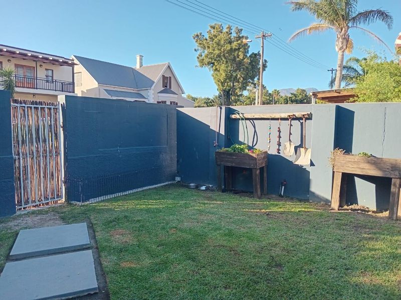 Cozy family home close to schools - Photo 5