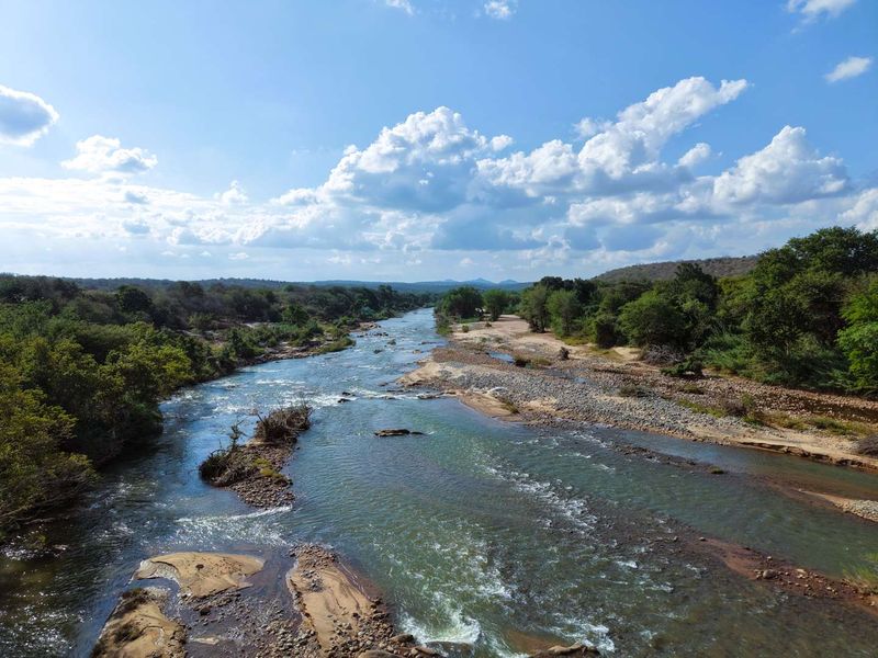 Brand-New 3-Bedroom Riverfront Home – Elephant Rock Eco Estate - Photo 2