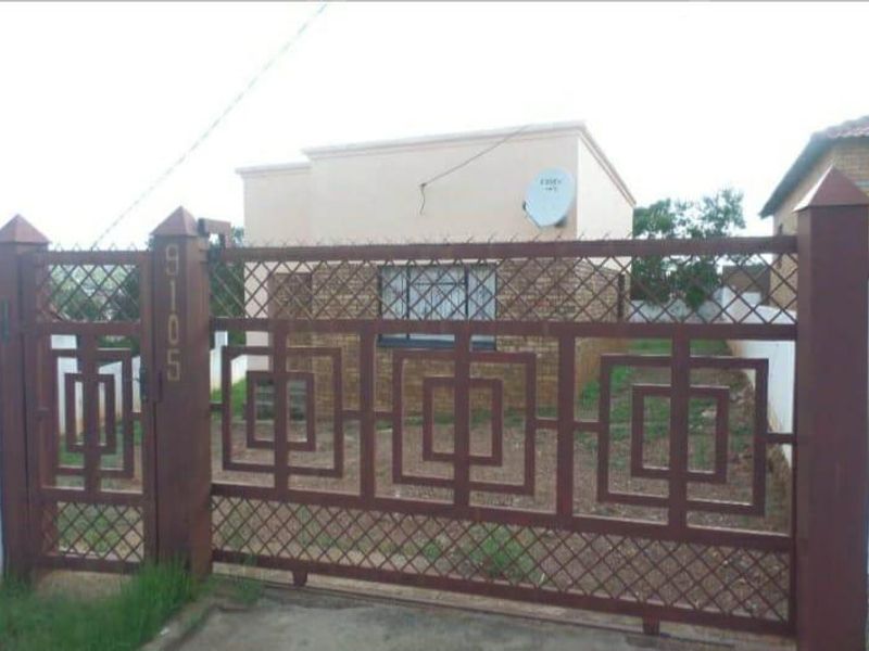 2 bedrooms family home in Atteridgeville ext7 - Photo 2