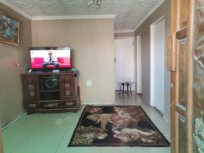 Three-Bedroom Home for Sale in Site B, L Section, Khayelitsha - Photo 2