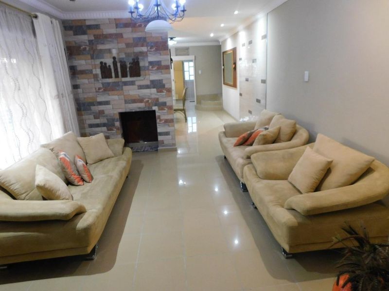 3 Bedroom House for sale in Silverglen - Photo 8