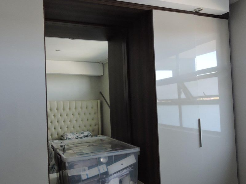 Modern 2-bedroom Simplex apartment in Menlo Park - Photo 10