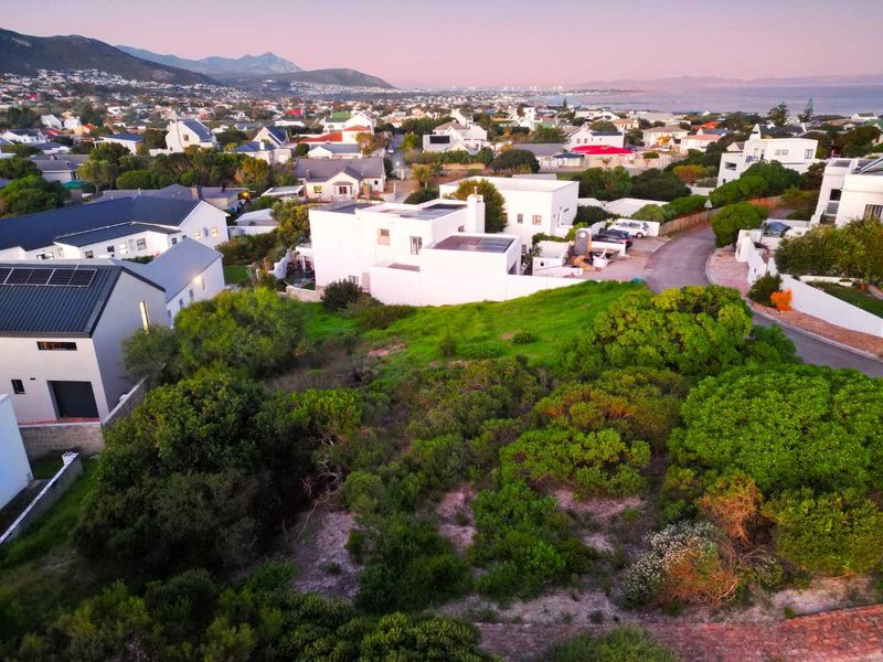 Where Fynbos, Mountain and Sea Write the Story! - Photo 10