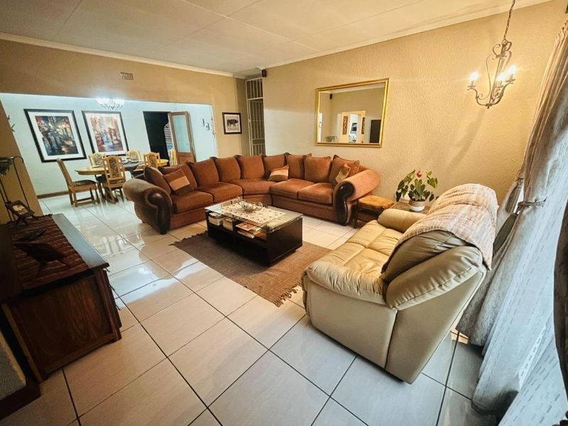 Multi Generational Family Home - Photo 4