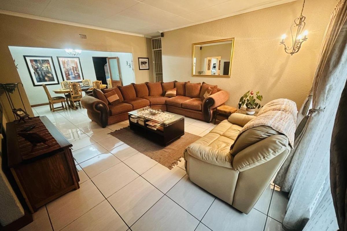 Multi Generational Family Home - Photo 4