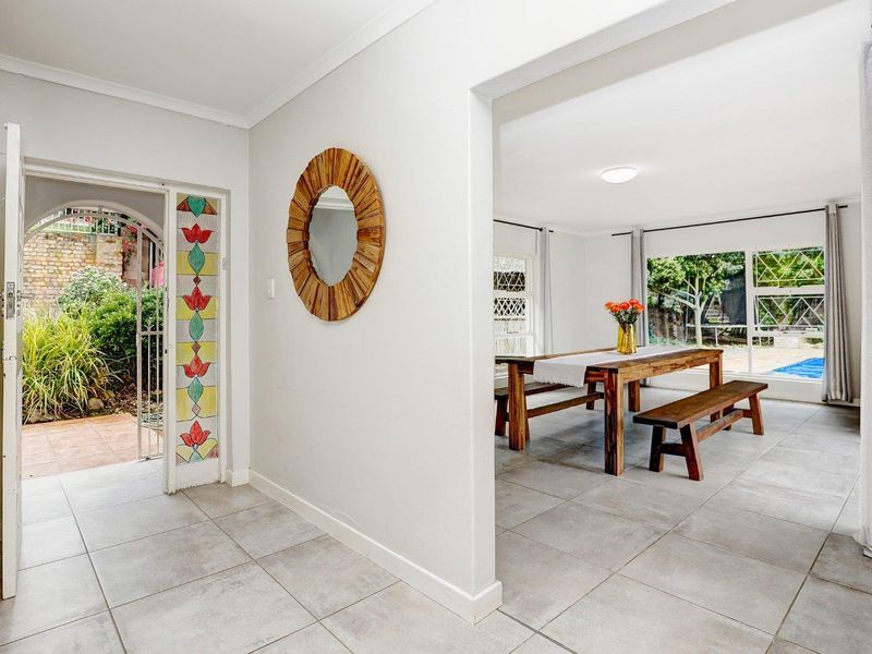 Tranquil Retreat with Mountain Views – Newly Renovated Gem! - Photo 2