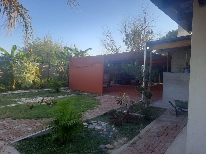 Oshakati - Family Home For Sale with Flats - Photo 8