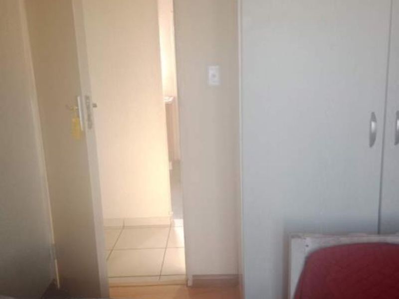 3 Bedroom, 2 Bathroom Simplex To Let - Photo 7