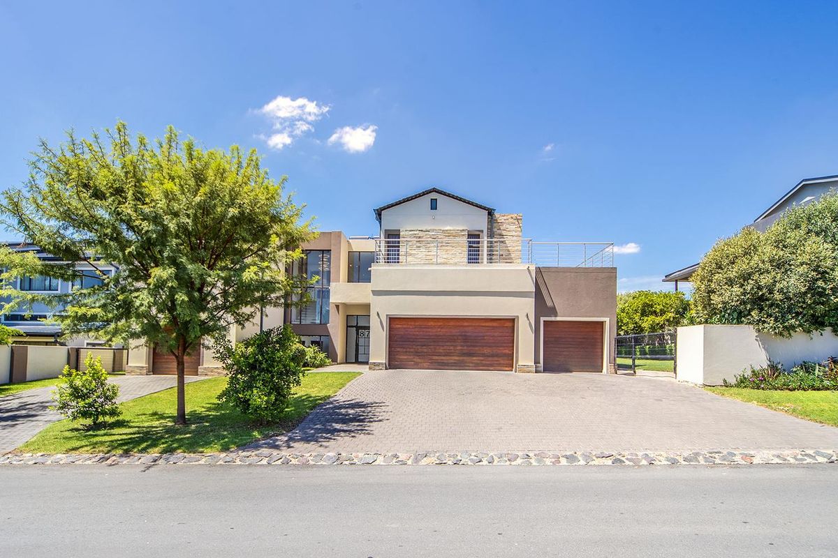 Five Bedroom Elegant Family Home For Sale in Waterfall Country Estate - Photo 2