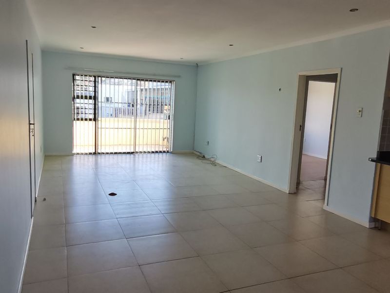 Stylish 3-Bed Townhouse in Cosmos Villas - Available 15 April 2026! - Photo 2