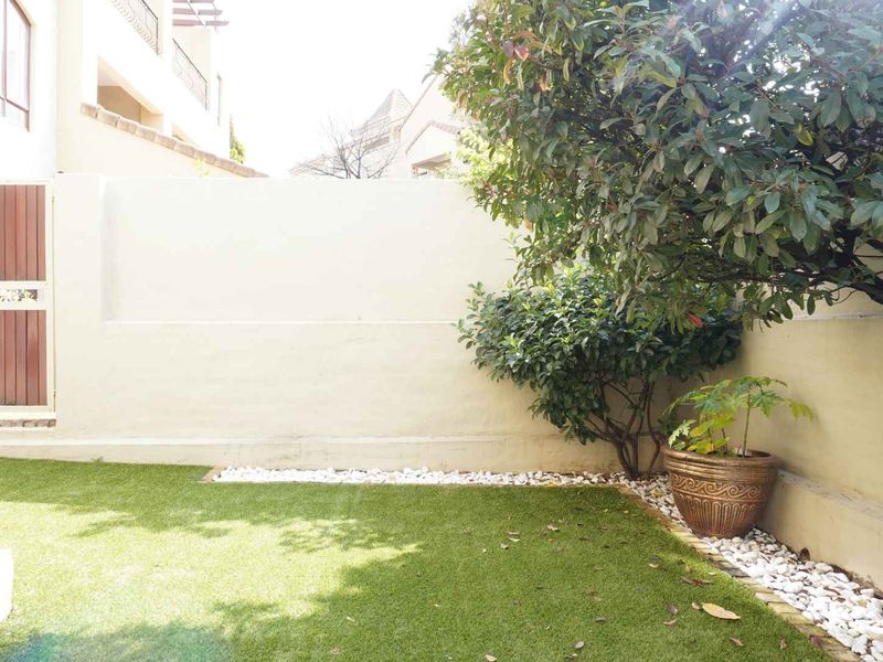 2 BED 1 BATH GARDEN APARTMENT MORNINGSIDE FOR SALE - Photo 4