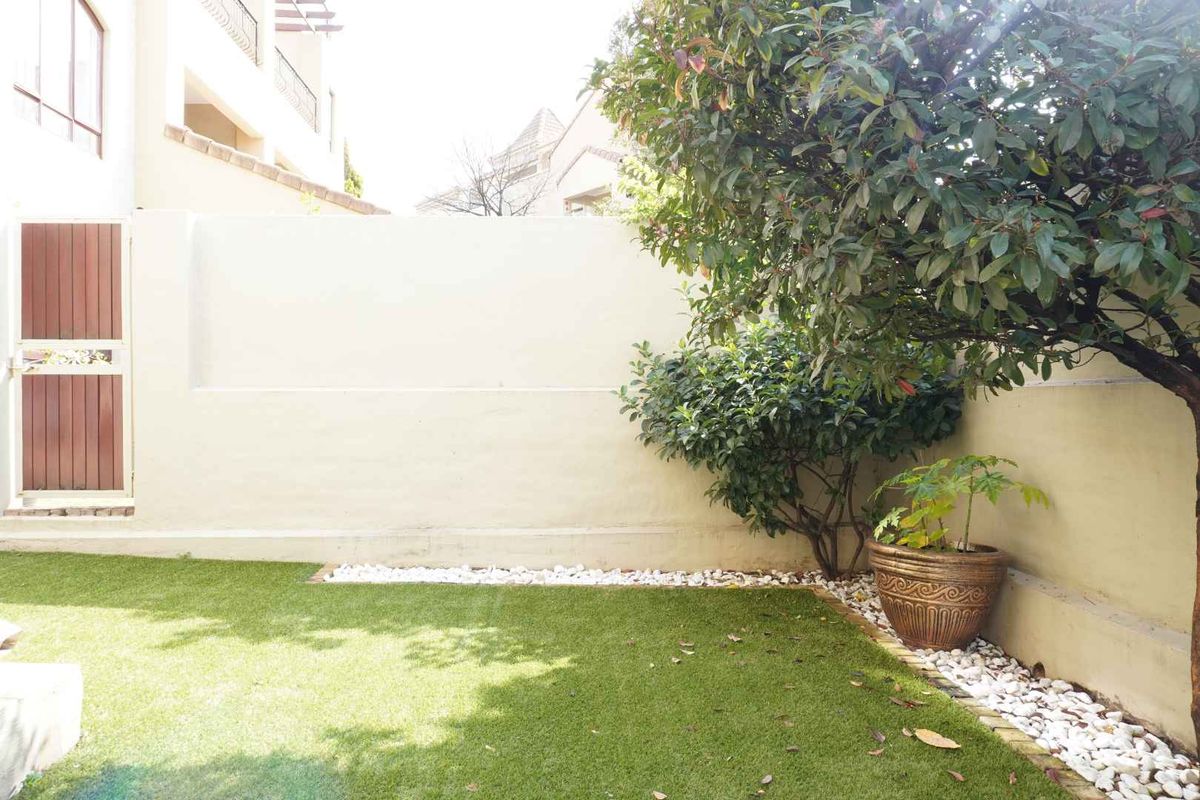 2 BED 1 BATH GARDEN APARTMENT MORNINGSIDE FOR SALE - Photo 4