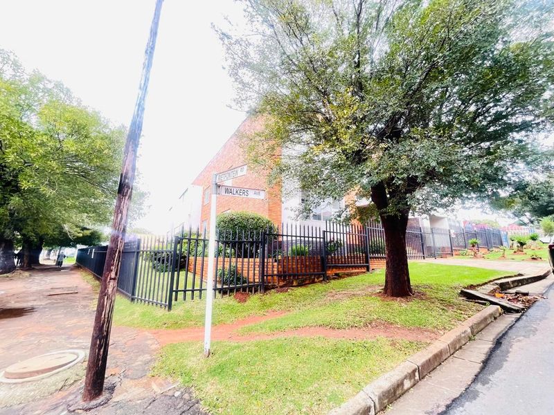 An Elegant Retreat in Germiston South's Premier Complex!!! - Photo 3