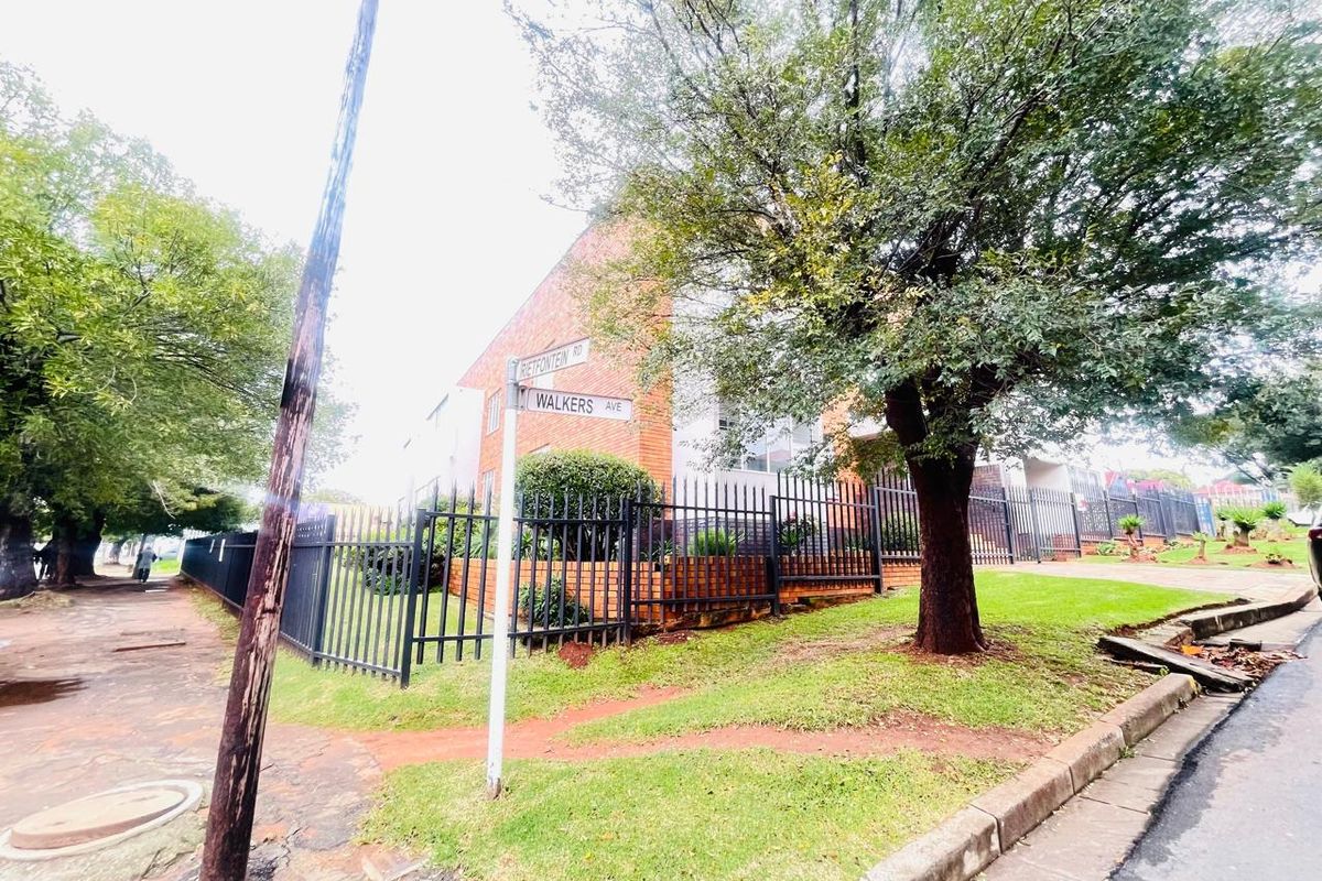 An Elegant Retreat in Germiston South's Premier Complex!!! - Photo 3