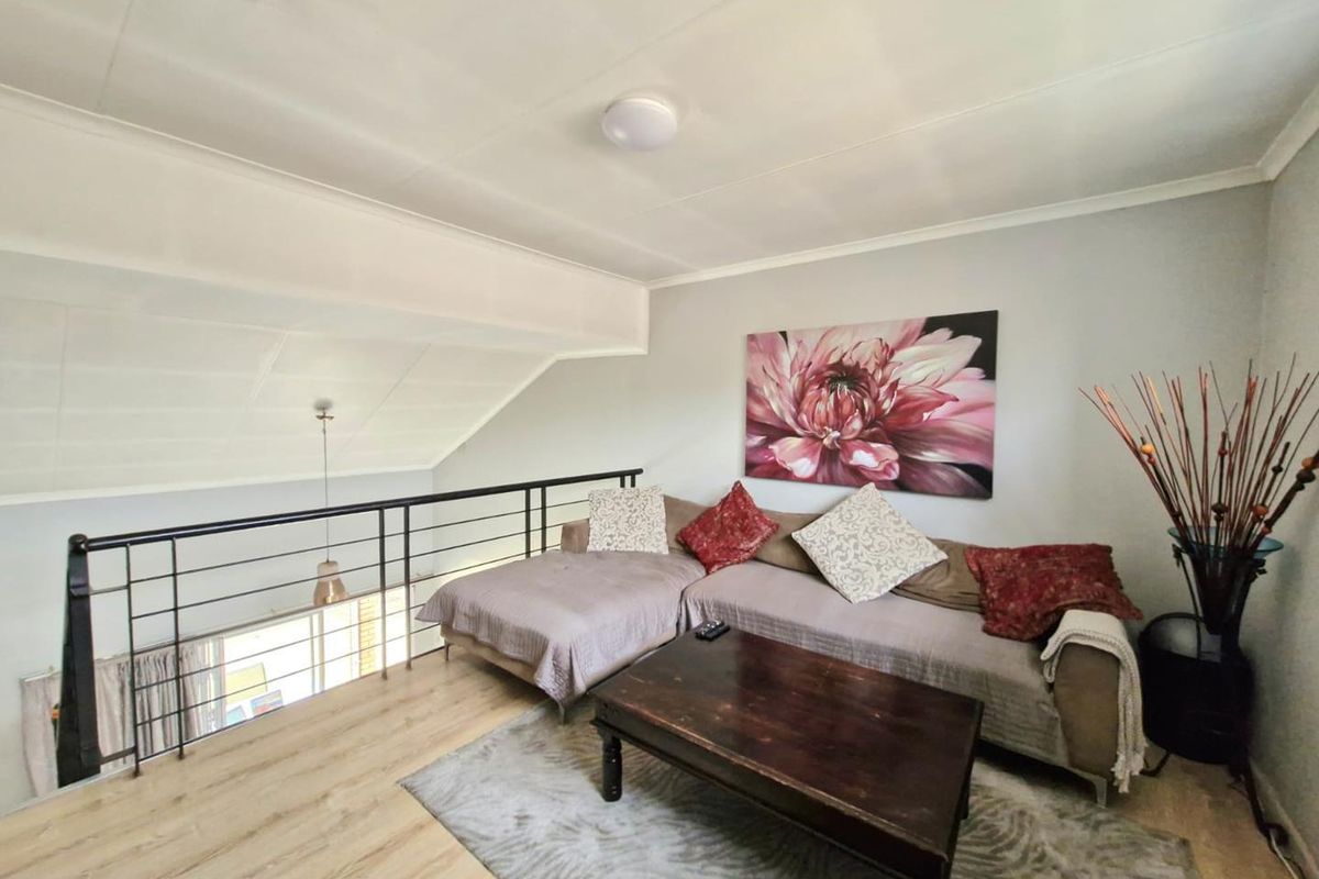 Investment opportunity R12 000pm  Active new Lease - Semi-Detached 2-Bedroom, 1-Bathroom Townhouse . - Photo 4