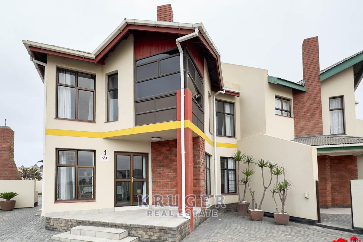 TOWNHOUSE FOR SALE | SWAKOPMUND – TOWN CENTRE - Photo 2