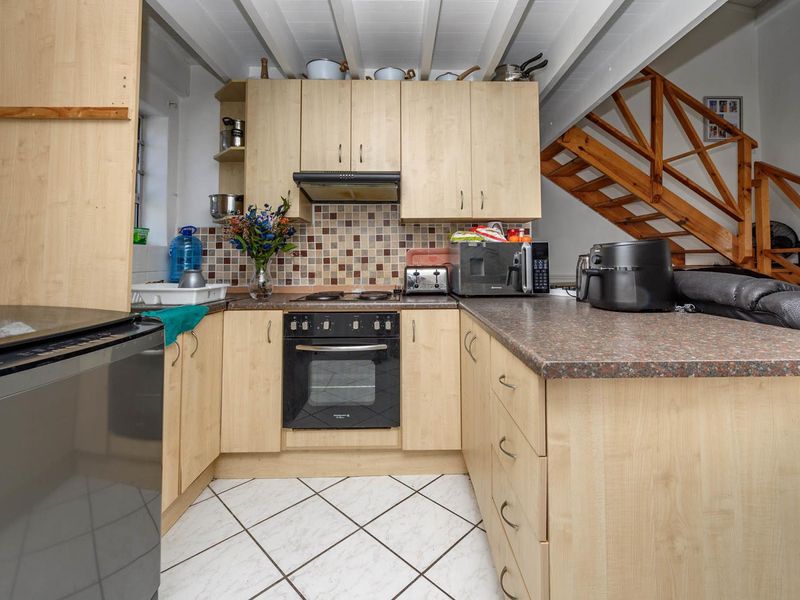 Humewood - Priced to Sell - R550 000 - Photo 3