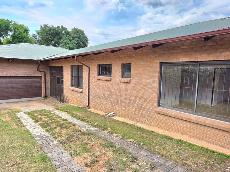 Space. Comfort. Location. This one has it all. Homes in this pocket move fast — don’t miss out - Photo 1