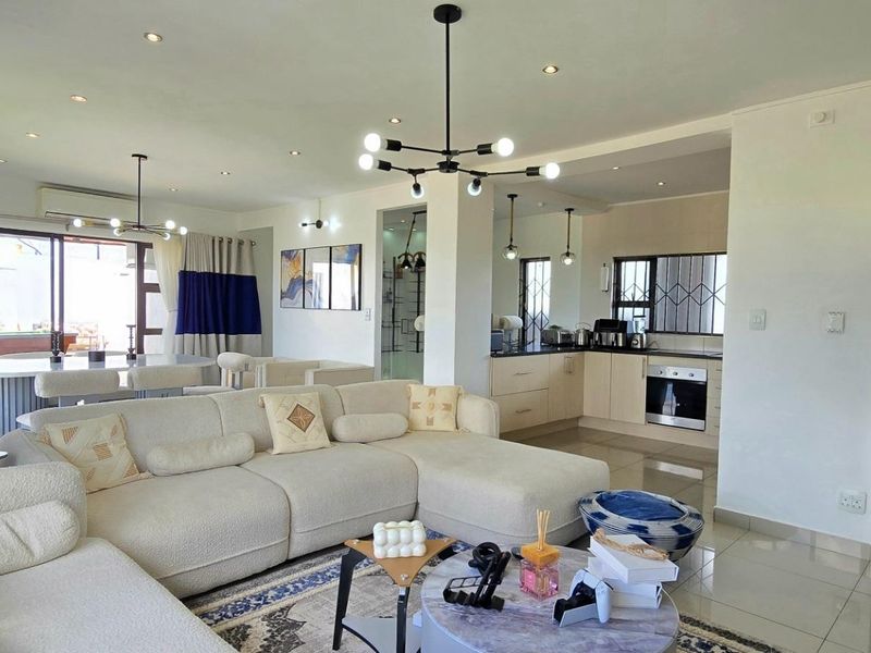 Celestial Elegance: Your Top-Tier Sky-High Sanctuary - Photo 10