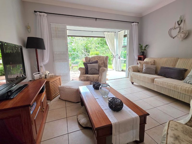 Ground-Floor 2 Bedroom Apartment With Private Garden | Aintree Lane, Assagay - Photo 5