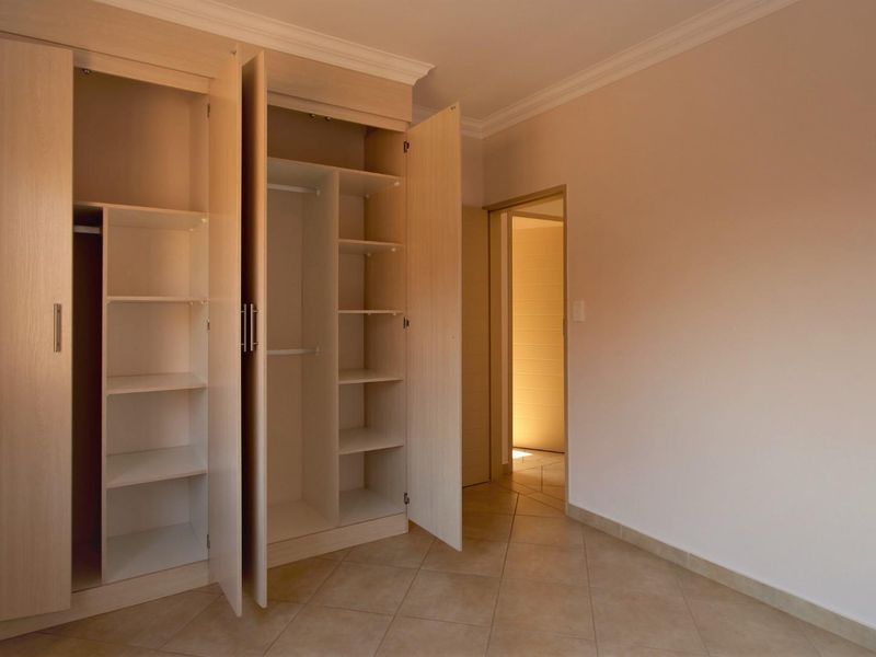 1. "Luxurious Duplex Living: Your Dream Family Home Awaits!" 2. "Spacious 3-Bedroom Duplex: Modern Elegance at Its Best!" 3. "Experience Ultra-Modern Living in - Photo 10