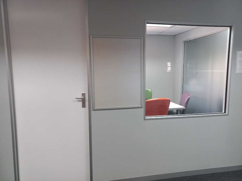 1st floor vacancy with secure office park, available 1 November! - Photo 8