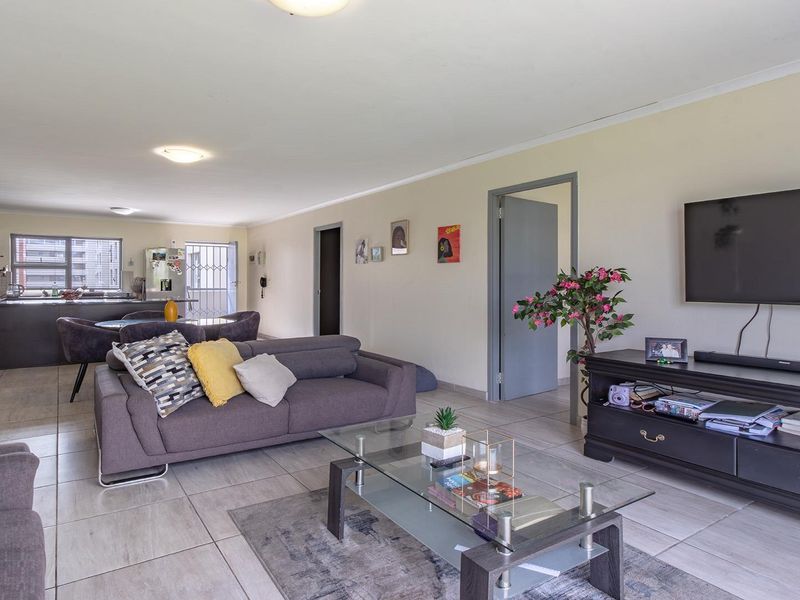 Easy Living in the Heart of Zonnebloem - Photo 4