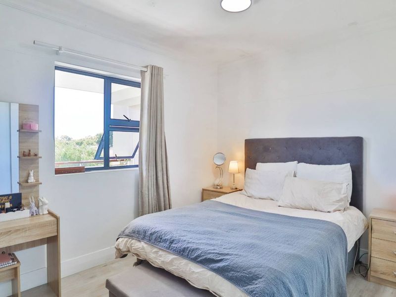 North-facing Modern Apartment With Views & Pooldeck! - Photo 10