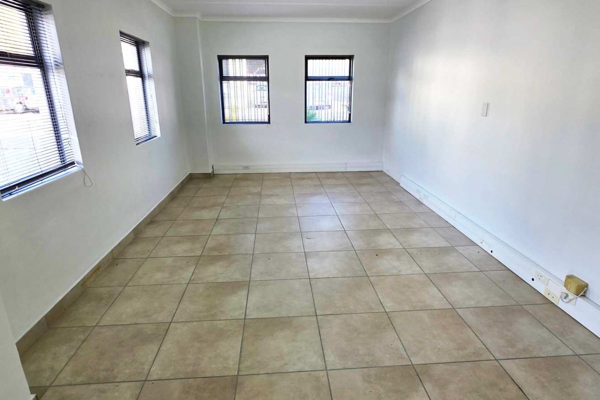 Ground Floor Office in Westlake Business Park - Photo 5