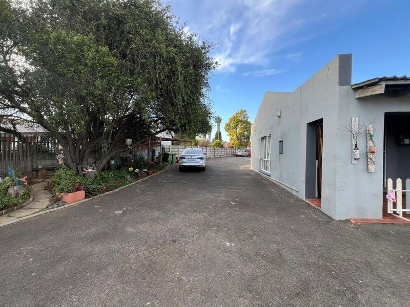 The Ultimate House Hack: Luxury 4-Bed Home + R18,000 Net Monthly Income! - Photo 4