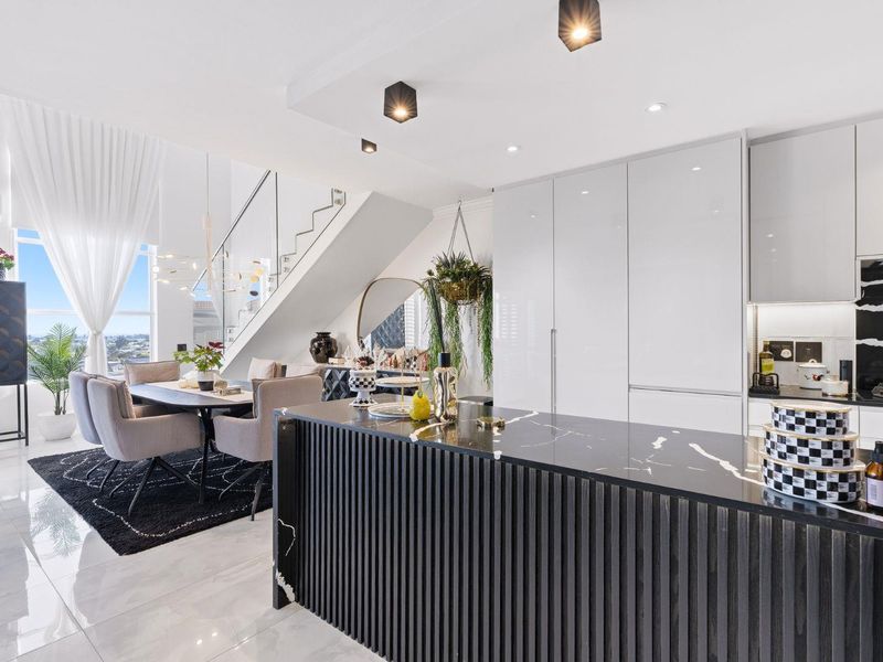 Newly renovated penthouse is a dream home - Photo 6