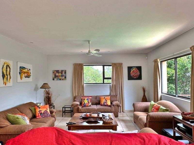 Property for Sale: Stunning 6-Bedroom House in Boschenvaal Eco Estate - Photo 3