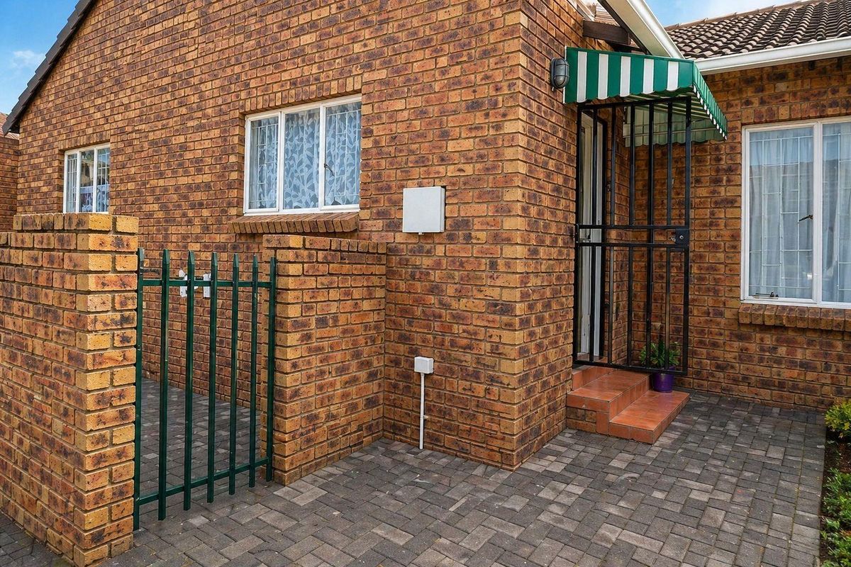 Family-Friendly Home with Huge Park Access in Allens Nek,  2 Bedroom Simplex - Photo 3