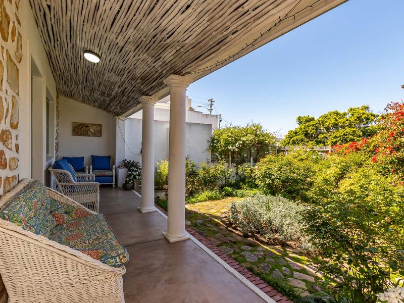 Classic Fully Furnished Home in Kalk Bay - Photo 10