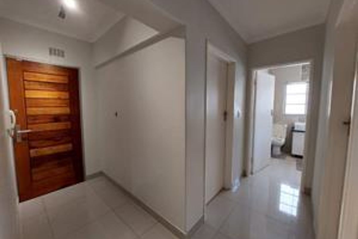 Stunning 2 bedroom apartment in Claremont Upper - Photo 2