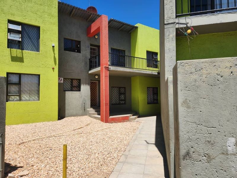 3 Bedroom Townhouse For Sale in Wanaheda - Photo 2