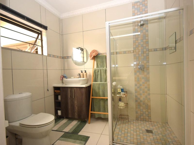 Family Home Ocean View - Photo 10