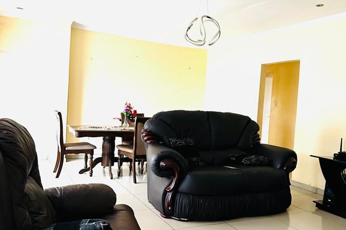 Spacious Ngwelezana Home: Five Bedrooms, Ready for Your Touch - Photo 4