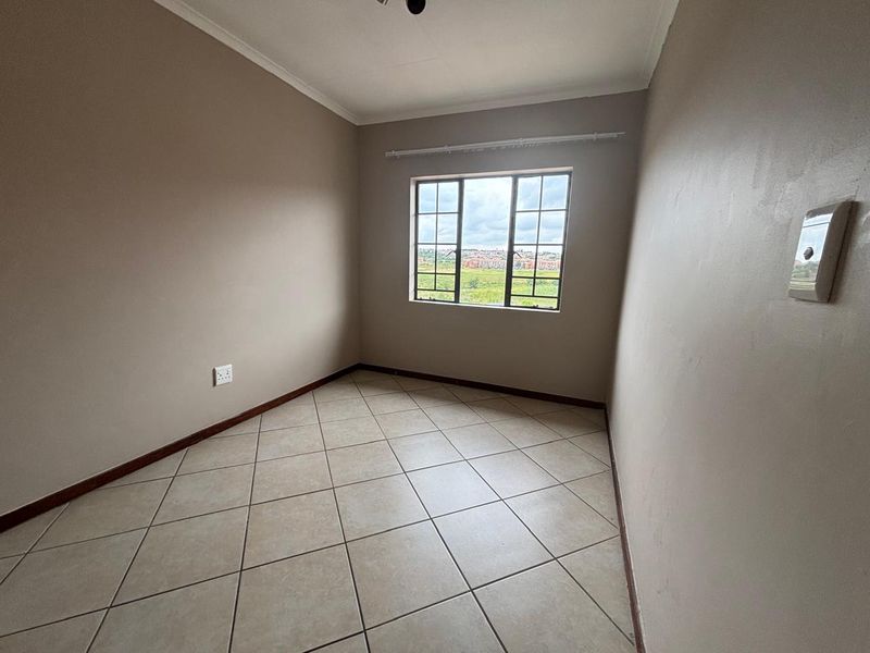 2 Bedroom 1 Bathroom Townhouse For sale in Midrand - Photo 7