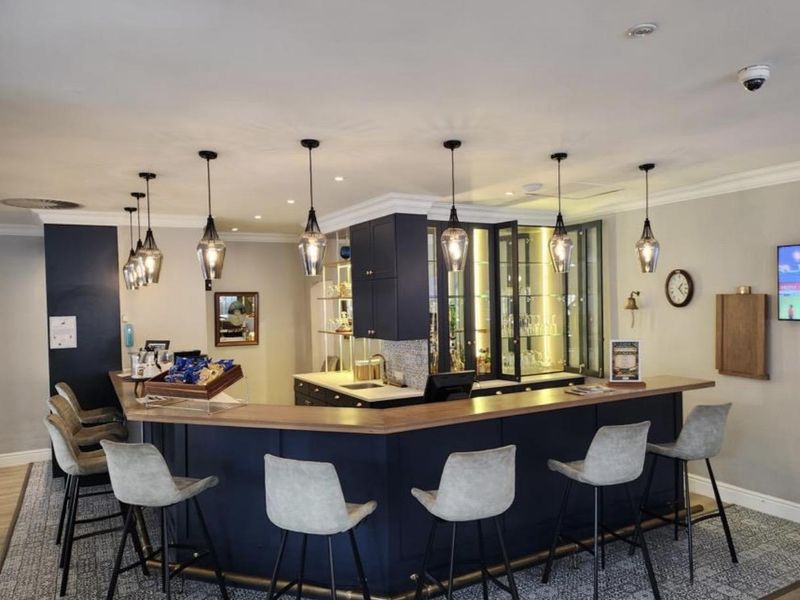 2 BED 1 BATH SPACIOUS UNFURNISHED APARTMENT IN RETIREMENT VILLAGE BRYANSTON - Photo 8